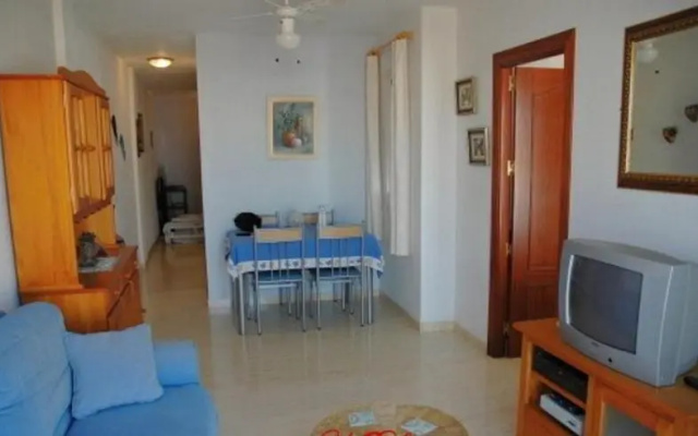 One-bedroom flat 200m from the beach