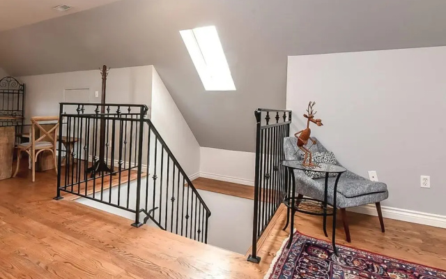 Private 2bdrm Unit With Ensuite Laundry - U5A