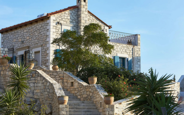 Nice apartment in Kamilari with swimming pool
