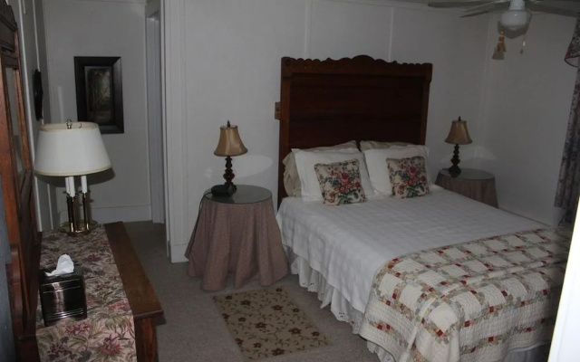 Fox Creek Inn LLC