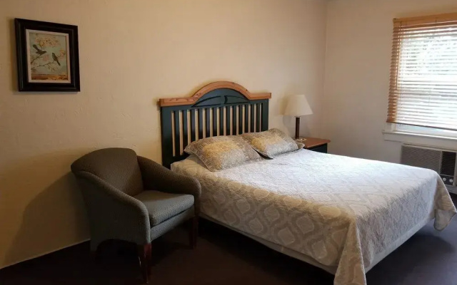 The Manor Motel