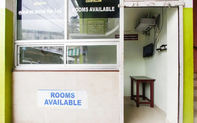 Senaithalaivar Residency by OYO Rooms