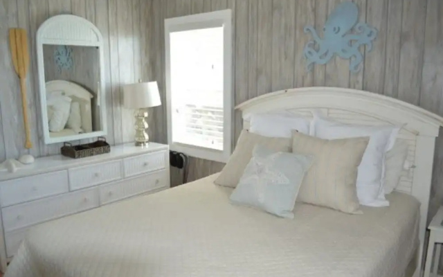 McDiarmid - 6 Br Home