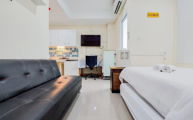 Fancy And Strategic Studio Apartment At B Residence