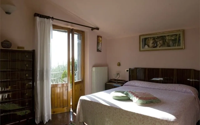 Villa Trasimeno with pool and lake view