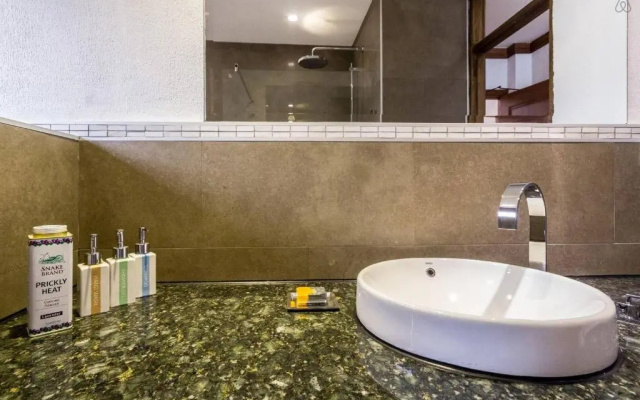 Fabulous First Floor Apartment Dasiri Downtown Residence