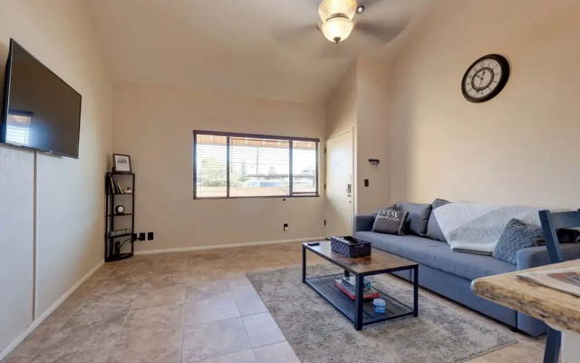 Scottsdale Loft Near Golf Course & Old Town!