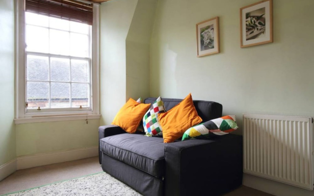 1 Bedroom Apartment In Edinburgh