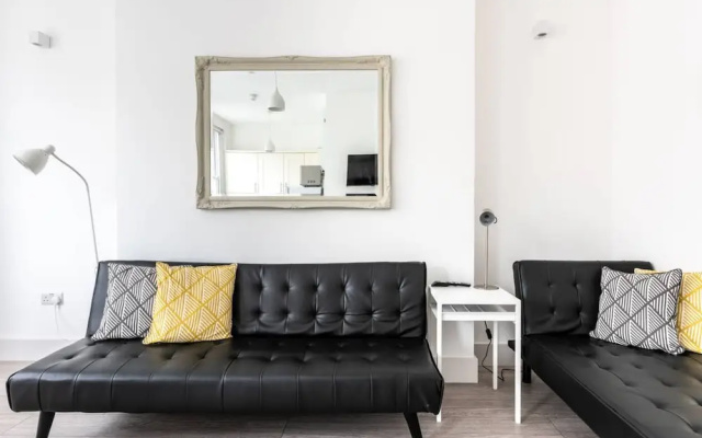 Modern and Airy Seafront Apartment
