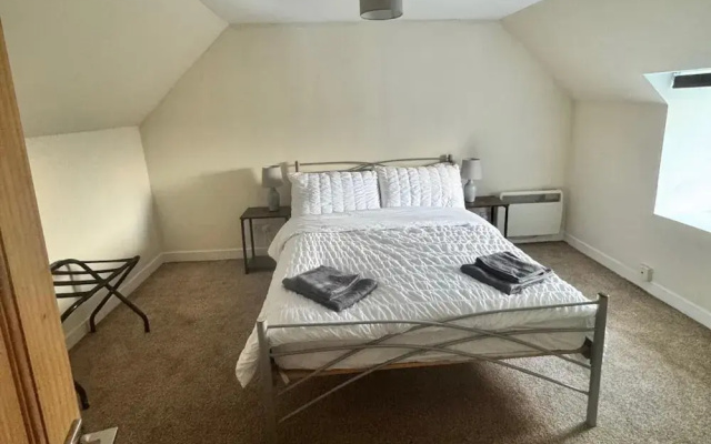Croft House - Sleeps 4 & Beautiful Mountain View