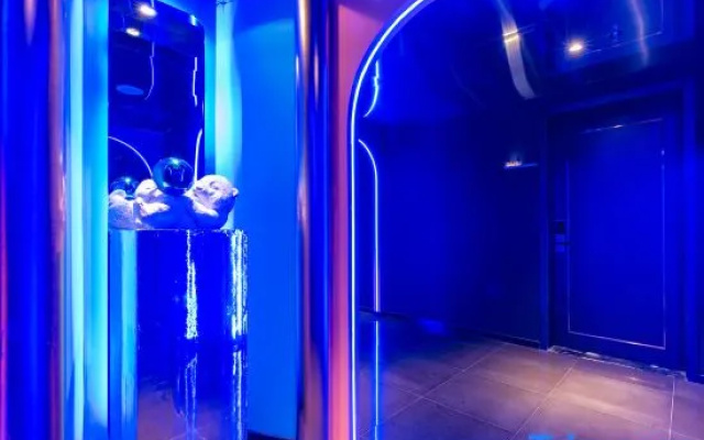 VKing High-altitude River View Hotel (Chongqing Jiefangbei Hongyadong Branch)