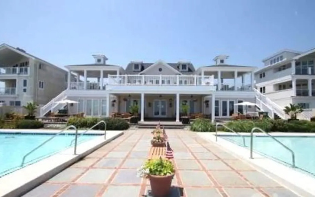 Sea Gate 18 by Long & Foster