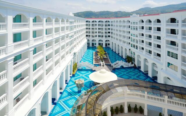 Mövenpick Myth Hotel Patong Phuket вид на фасад