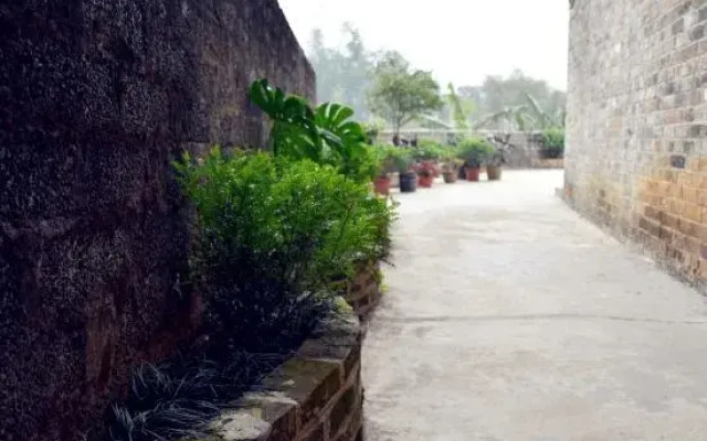 Zaishui Yifang Inn (Zhaoping Huangyao Ancient Town Longzhu)