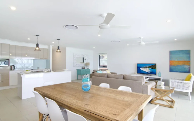 Sentosa at Tugun Beachfront Holiday Home