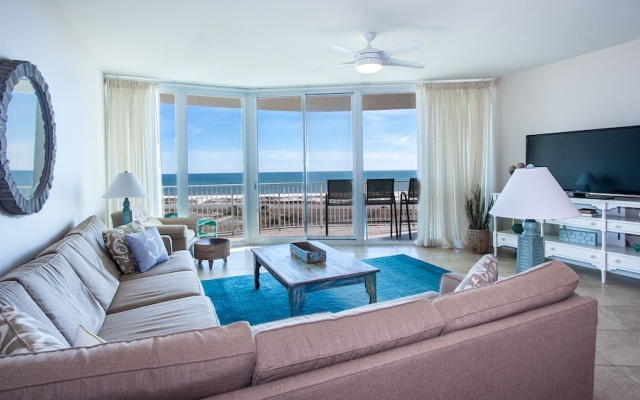 Luxurious Three Bedroom Unit - Unit Crd1011