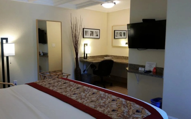 Marin Lodge