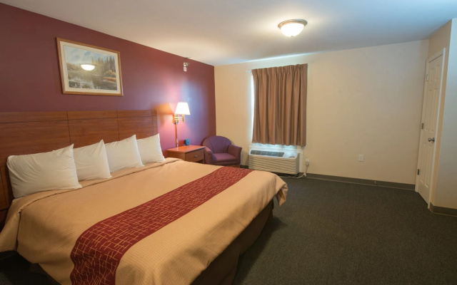 Red Roof Inn & Suites Dickinson