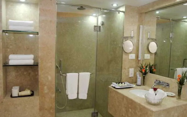 Breeze Hotel