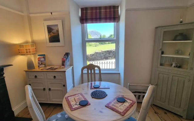 Moelwyn View Cottage