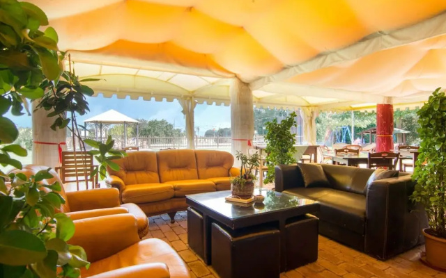 Farmhouse by Lake Trasimeno With Pool