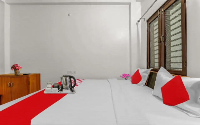 OYO Flagship 70306 Royal Residency