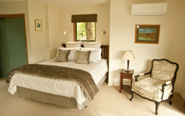Whakaipo Lodge