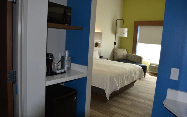 Holiday Inn Express & Suites   Liberal, An Ihg