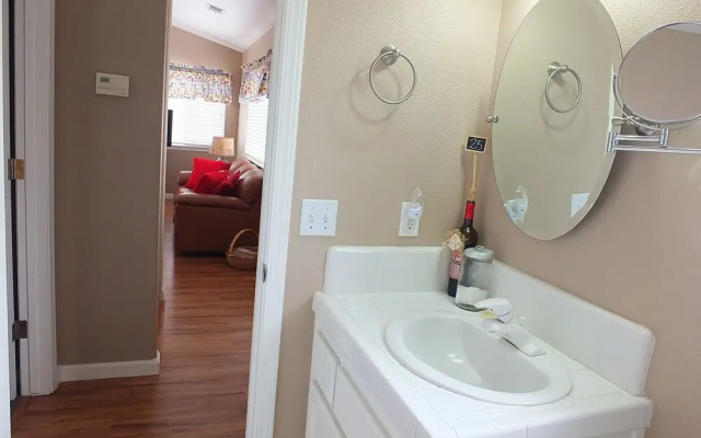 618 Airpark 2 Bedroom Condo by Redawning