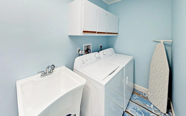 South West 4th - 4 Br Home