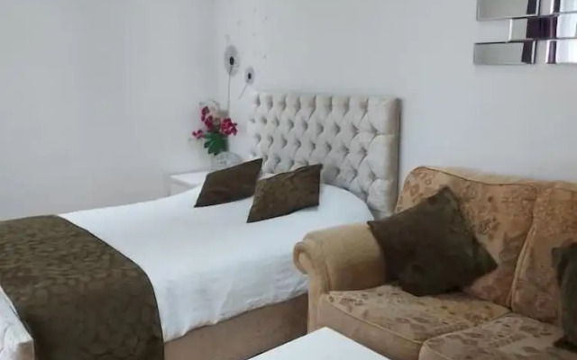 Lux Apartment in Gatwick
