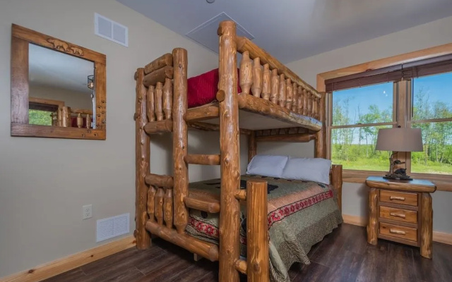 Cj's Mountain Lodge by Taylor Made Deep Creek
