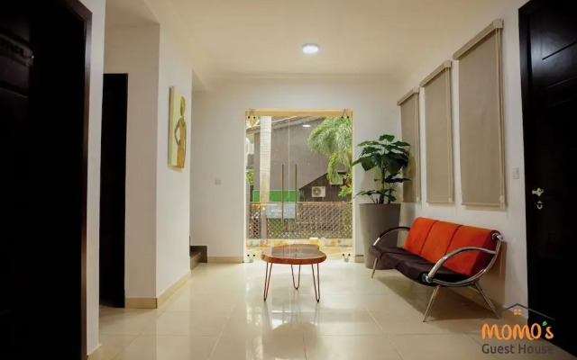 Momo's Hotel