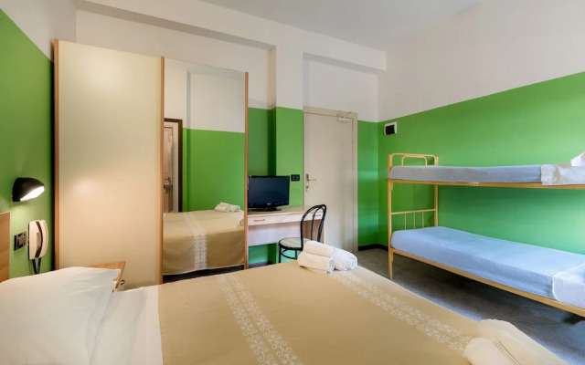 Sunflower Surf Youth Hotel