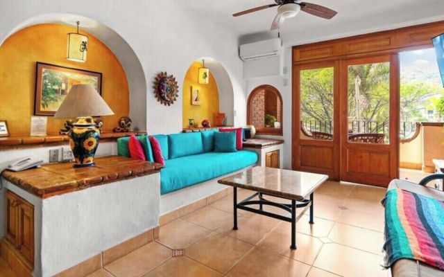 Ocean View 1Br Condo-balcony-beach-pool - 306