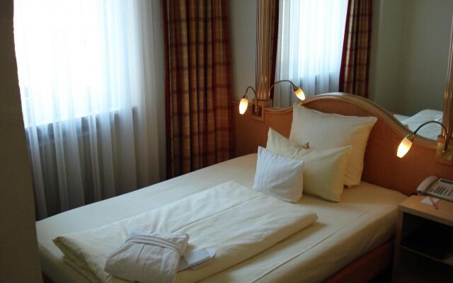 Отель Drei Loewen Hotel Германия, Мюнхен - 14 отзывов об отеле, цены и фото номеров - забронировать отель Drei Loewen Hotel онлайн комната для гостей