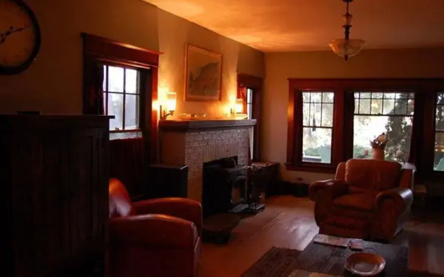 The Craftsman Inn Moro