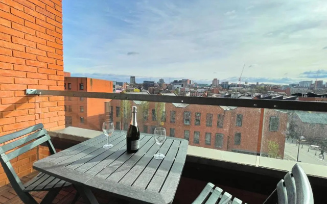Penthouse Apartment with Parking