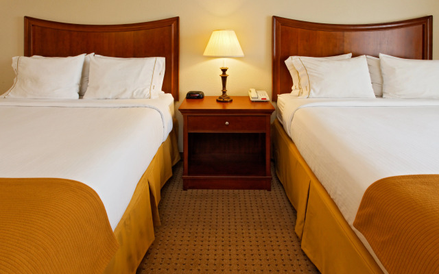 Holiday Inn Express & Suites Mansfield by IHG