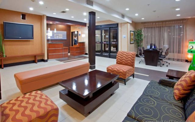 Holiday Inn Express Arlington by IHG