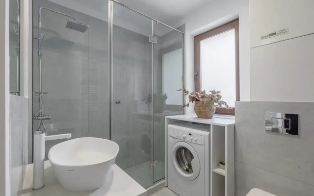 Modern & Bright Studio on Amzei Square