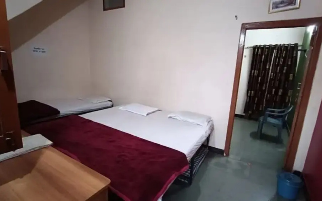 Goroomgo Shree Ram Kuti Homestay Ujjain