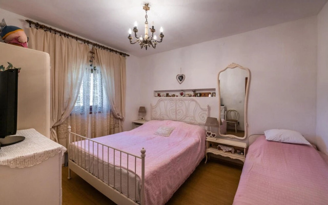 Nice Home in Sumber With Wifi and 3 Bedrooms
