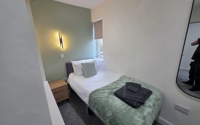 House - Sleeps 4 - Parking - Garden - City Centre