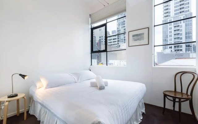 CYNTHIA, 2BDR Melbourne Apartment