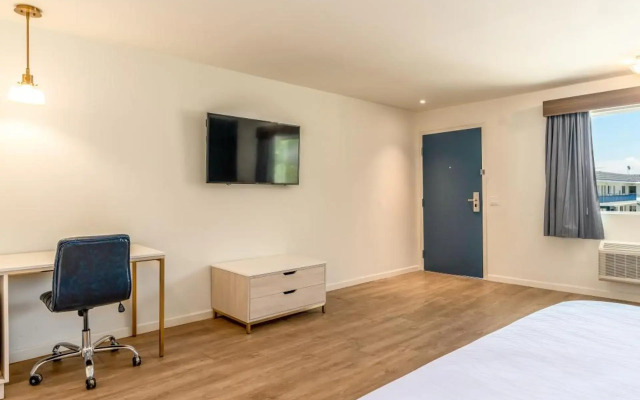 Trend Hotel at LAX Airport