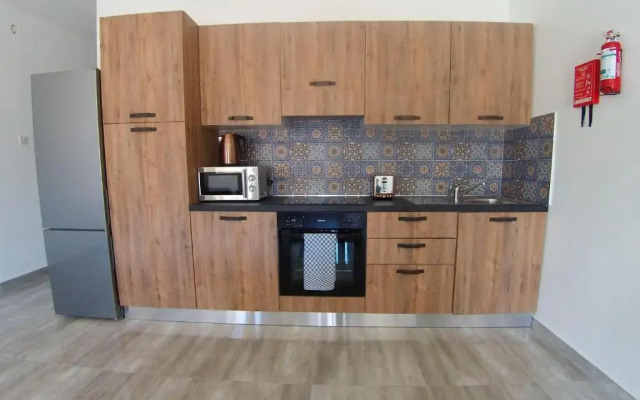 F7-3 Bedroom two single beds shared bathroom in shared Flat