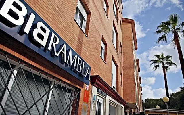 Отель Apartamentos Vértice Bib Rambla Испания, Севилья - отзывы, цены и фото номеров - забронировать отель Apartamentos Vértice Bib Rambla онлайн вид на фасад