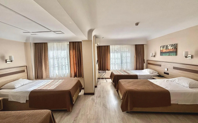 Gold Hotel