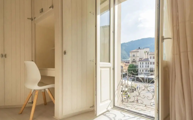 Linda Apartment 2 in Como